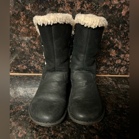 UGG “Akadia” Genuine Sheepskin Lace-Up Boots 9 - Picture 3 of 12